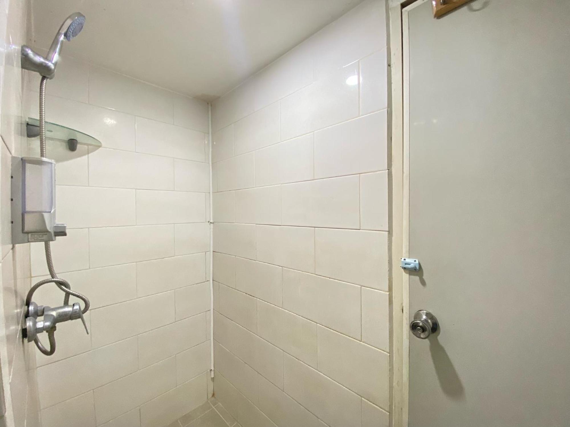 Cozy Living 2br At Jarrdin Cihampelas By Travelio Apartemen *
